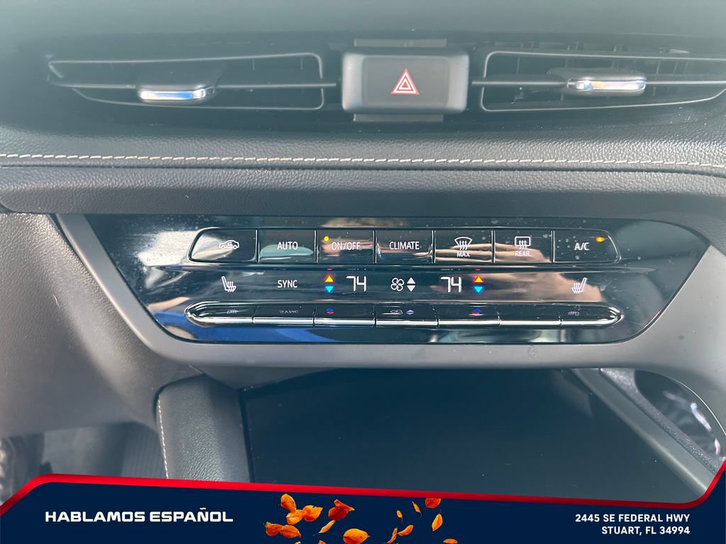 Used 2022 Buick Envision Essence w/ Technology Package I FWD image 23