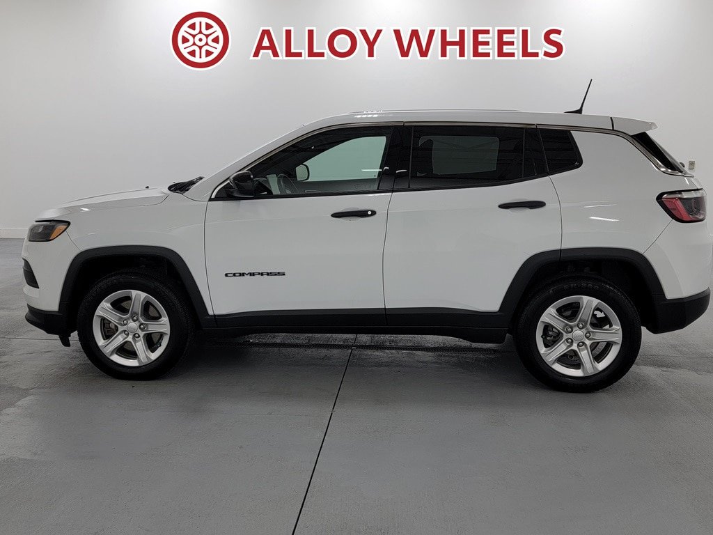 Used 2023 Jeep Compass Sport AWD/4WD image 5