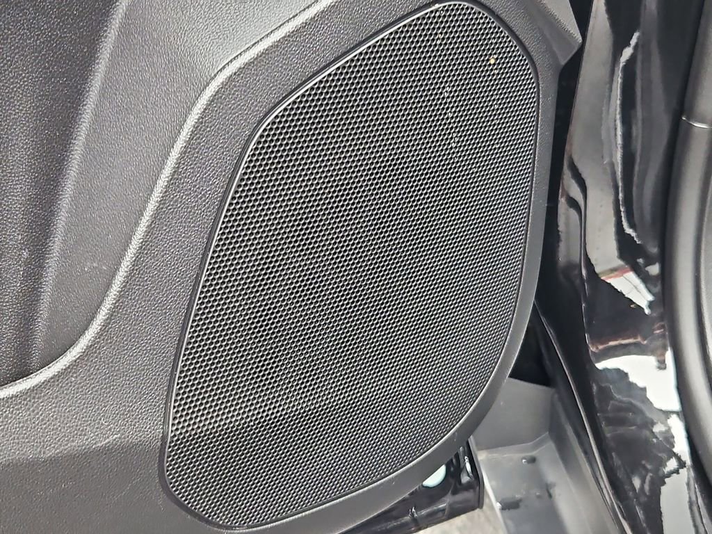 Certified 2025 Chevrolet Trax LT w/ LT Convenience Package image 12