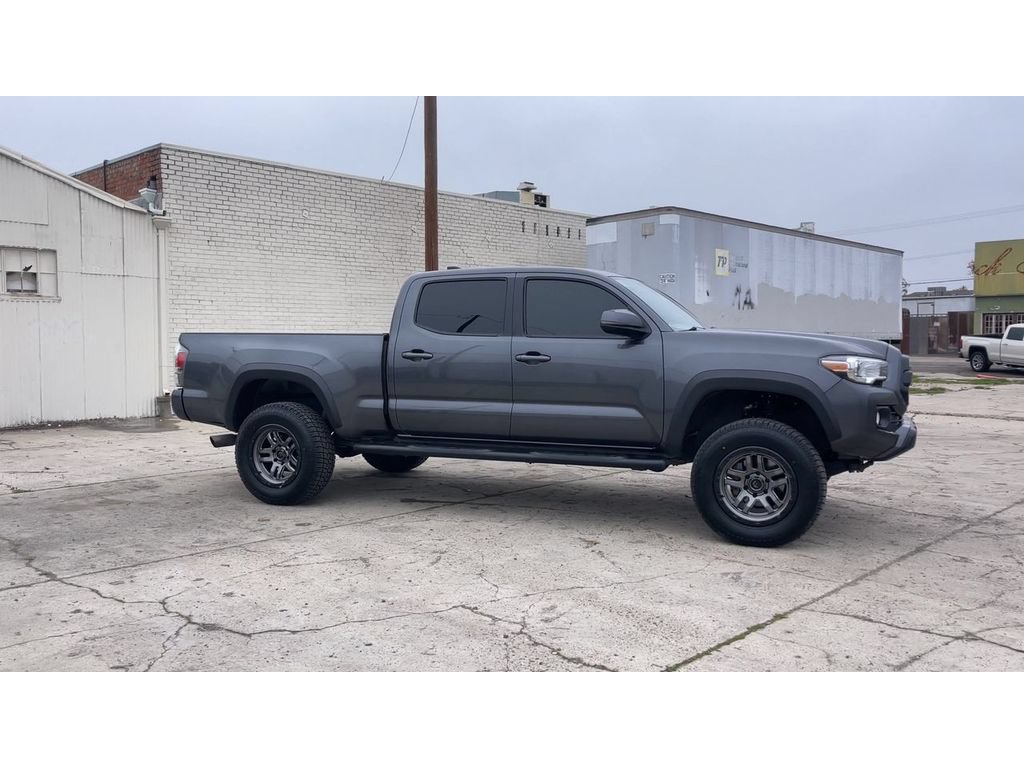 Used 2022 Toyota Tacoma TRD Off-Road w/ Technology Package AWD/4WD image 4