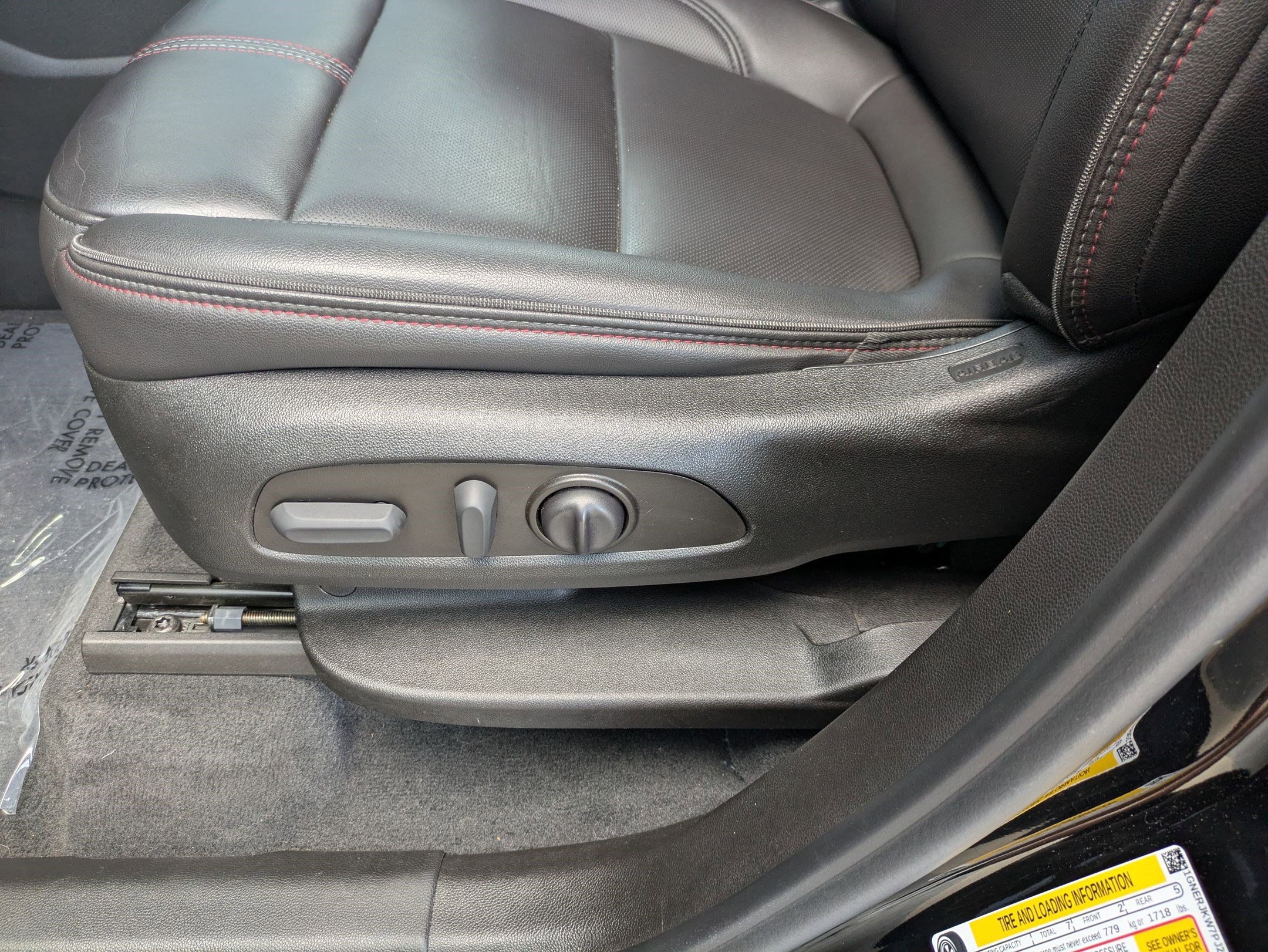 Certified 2023 Chevrolet Traverse RS w/ LPO, Floor Liner Package image 22