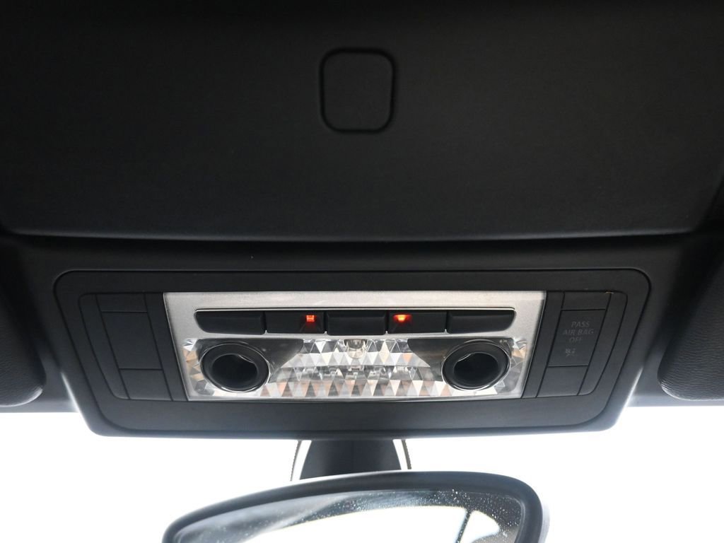 Used 2012 BMW 135i Convertible image 20