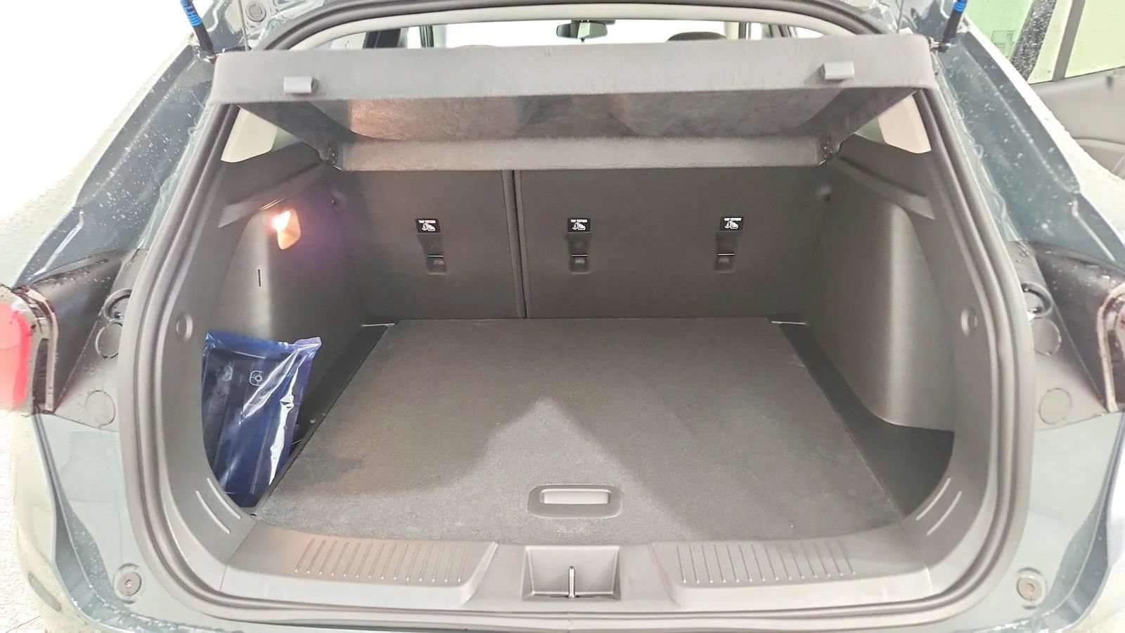 New 2026 Chevrolet Trax LT w/ Sunroof Package FWD image 37