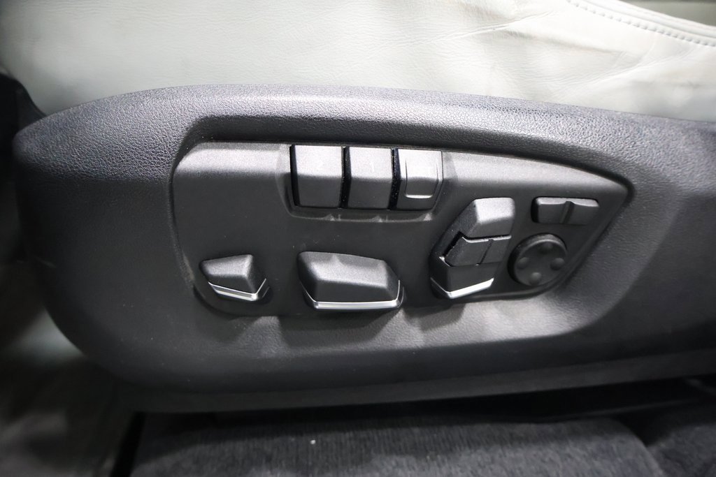 Used 2016 BMW X5 M image 14