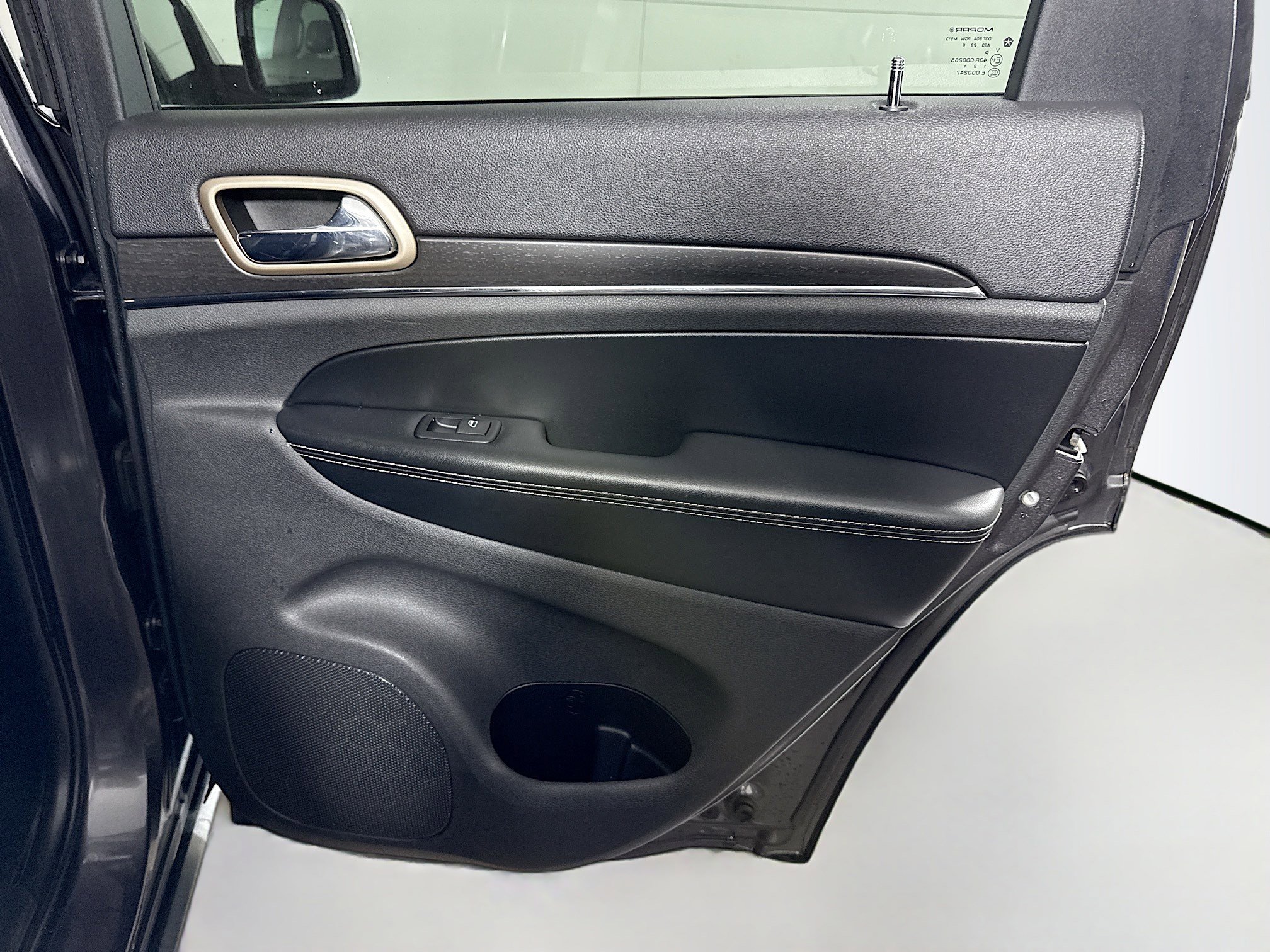 Used 2017 Jeep Grand Cherokee Limited image 28