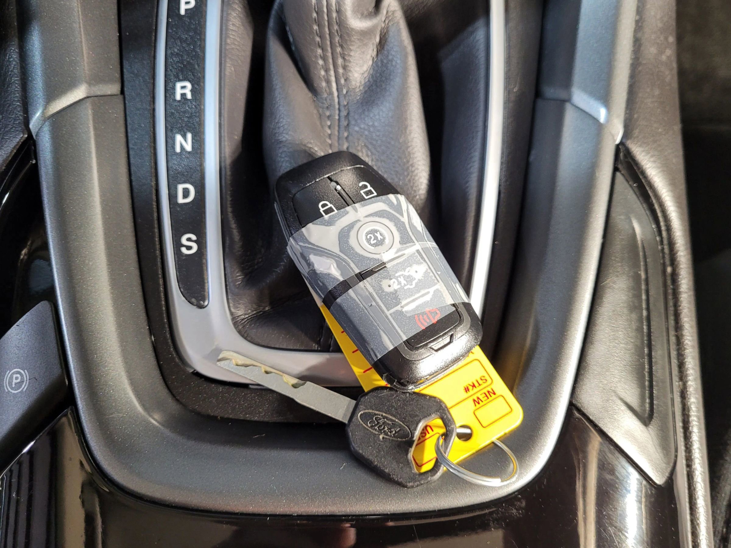 Used 2016 Ford Fusion Titanium image 36