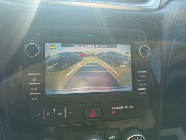 Used 2016 Chevrolet Traverse LT w/ Style and Technology Package FWD image 40