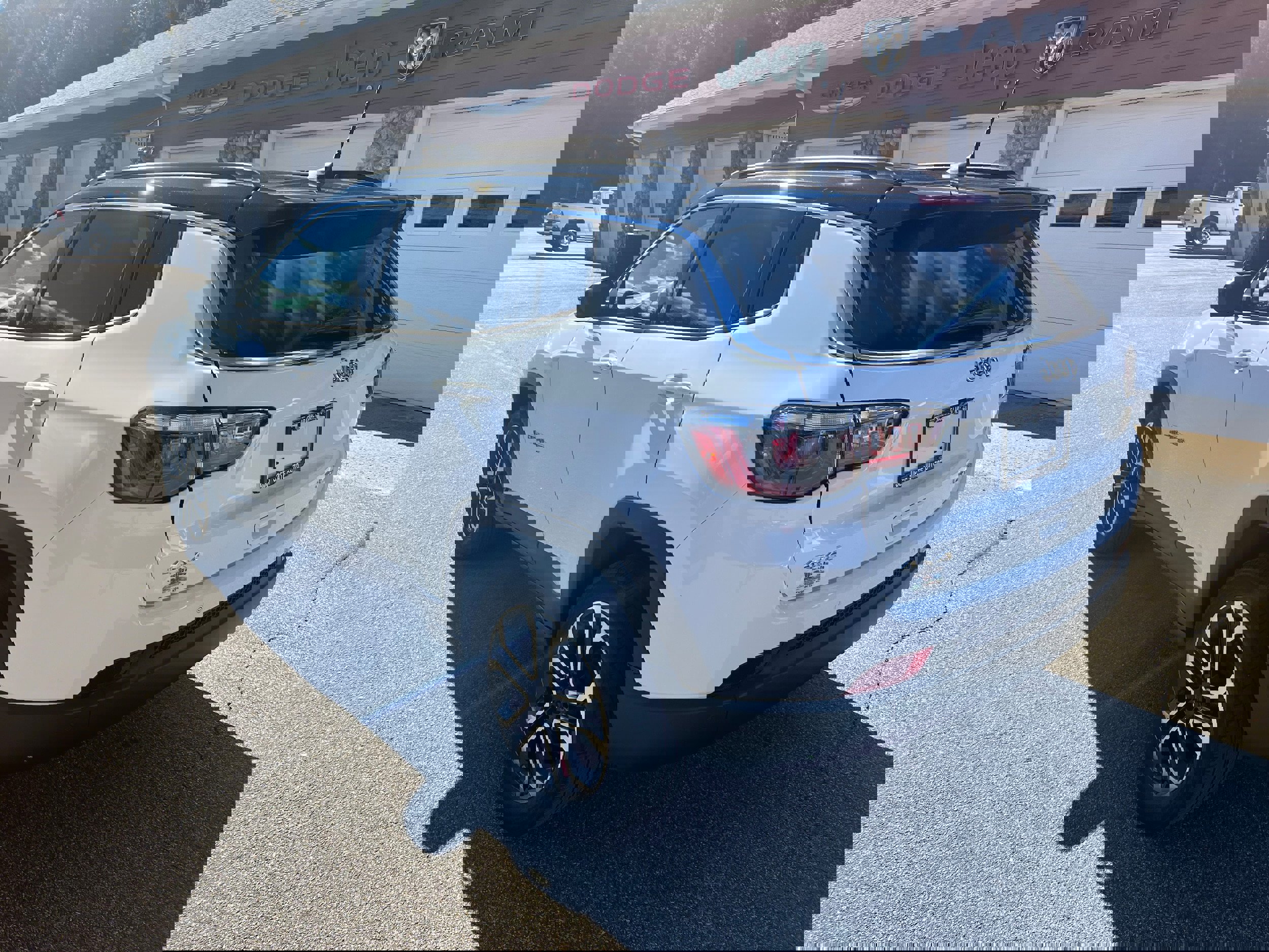 Used 2024 Jeep Compass Limited image 7