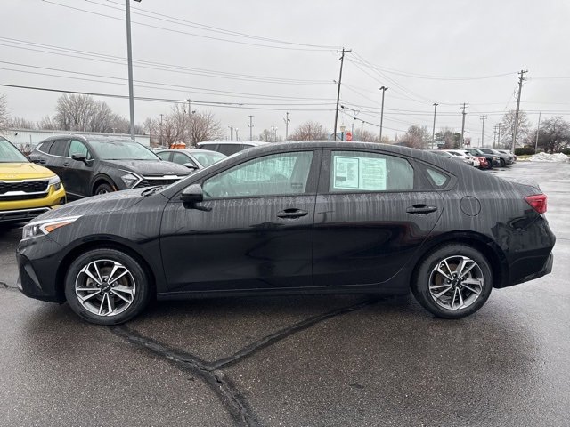 Used 2023 Kia Forte LXS image 4