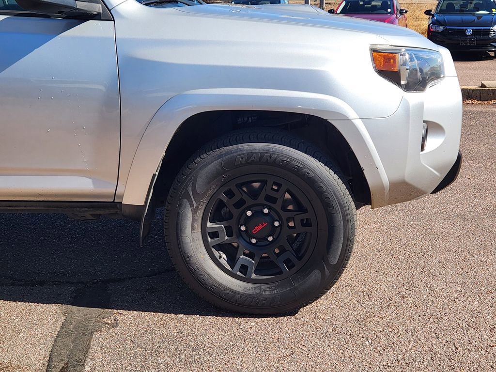 Used 2021 Toyota 4Runner Venture w/ Moonroof Package AWD/4WD image 29