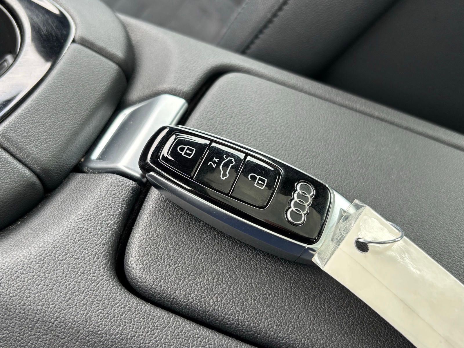 Used 2022 Audi e-tron GT Premium Plus w/ Performance Package image 26