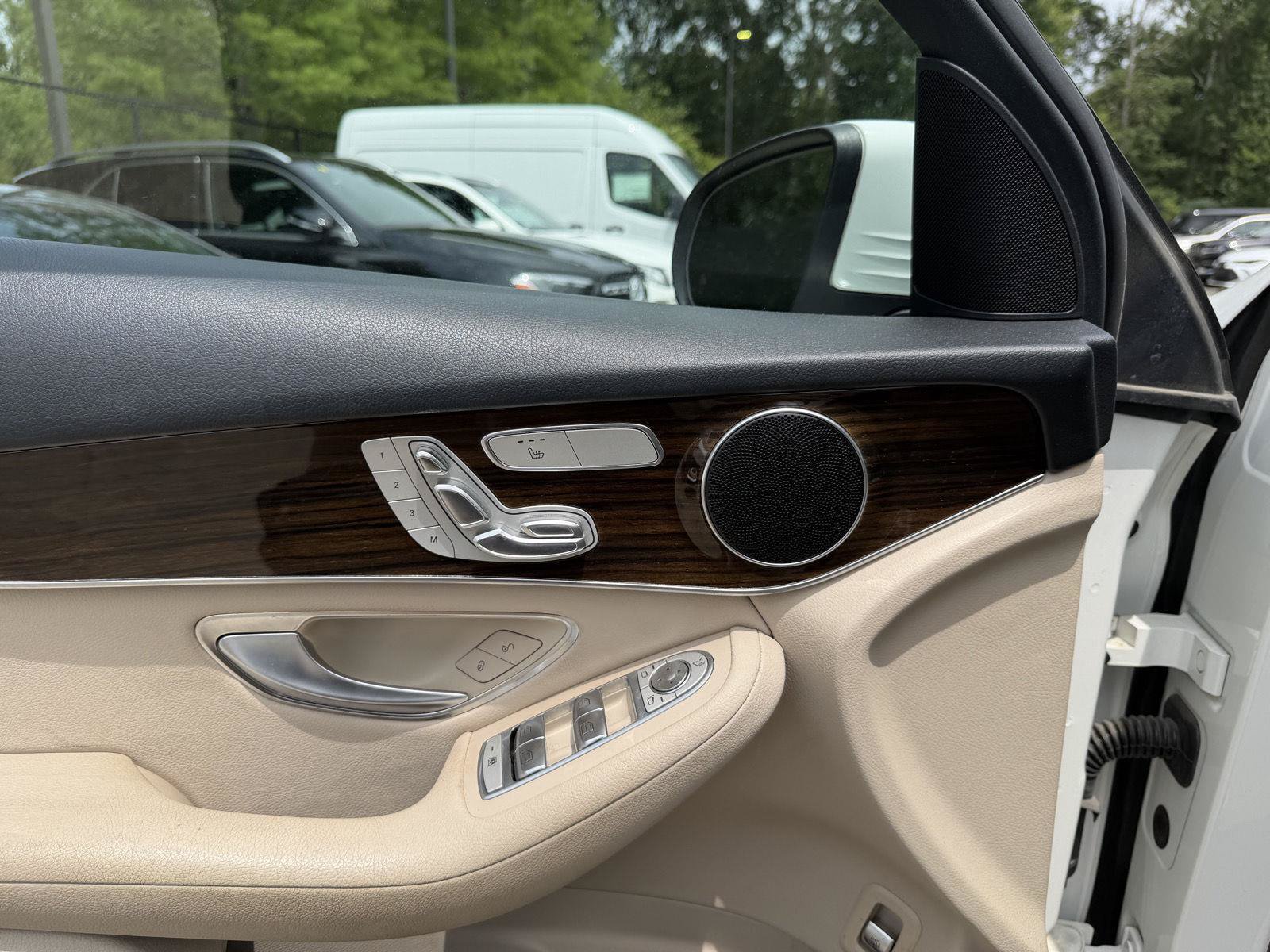 Used 2019 Mercedes-Benz GLC 300 image 6