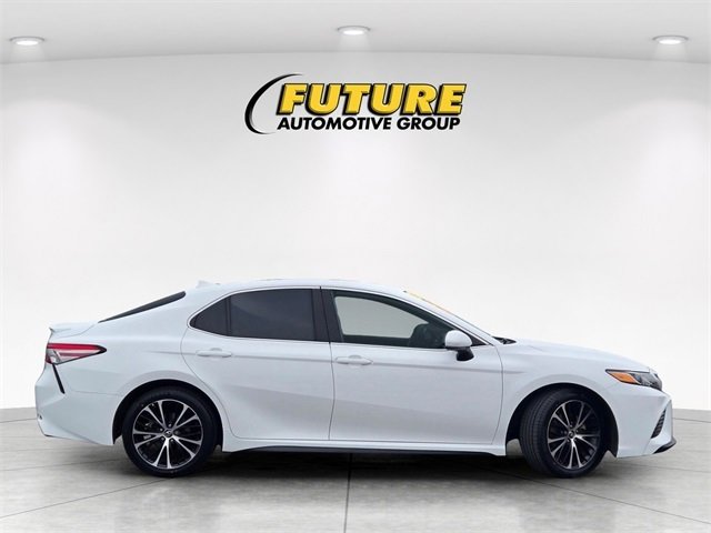 Certified 2019 Toyota Camry SE image 4