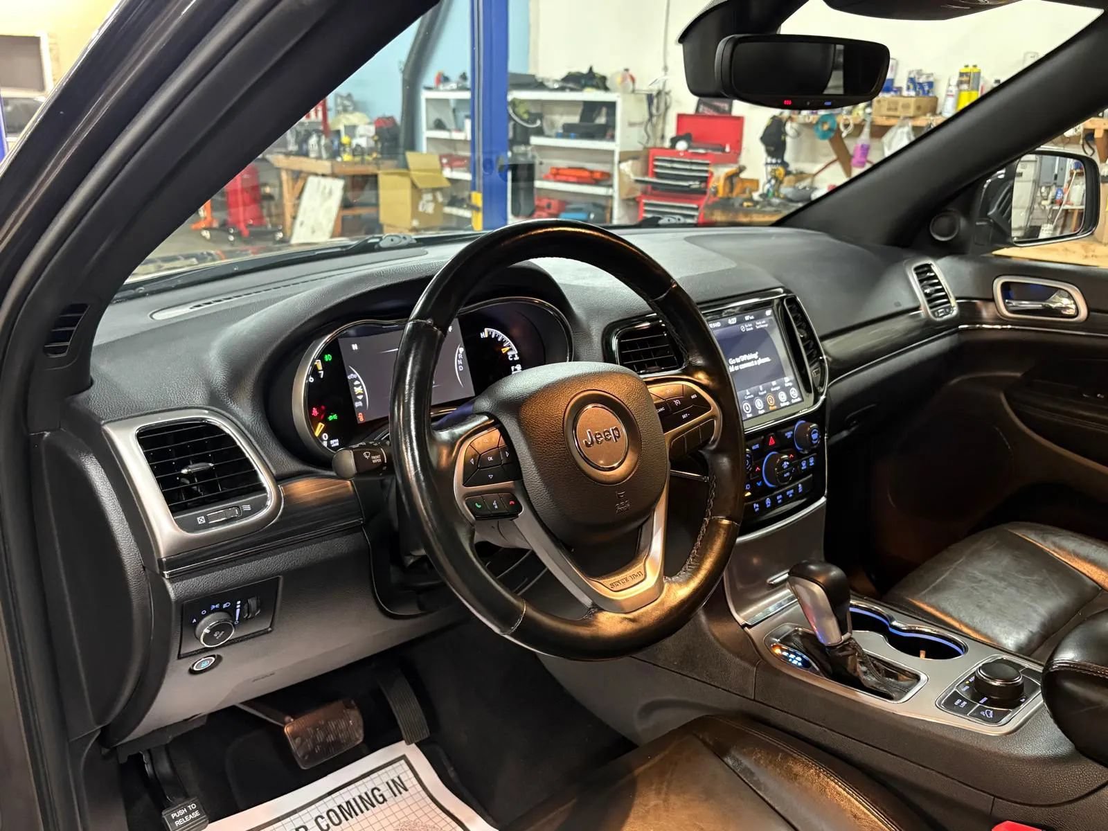 Used 2020 Jeep Grand Cherokee Limited w/ Trailer Tow Group IV AWD/4WD image 19