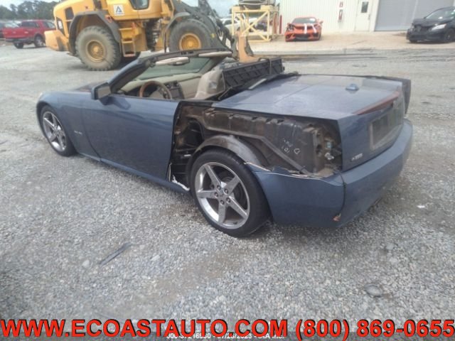 Used 2005 Cadillac XLR RWD image 2