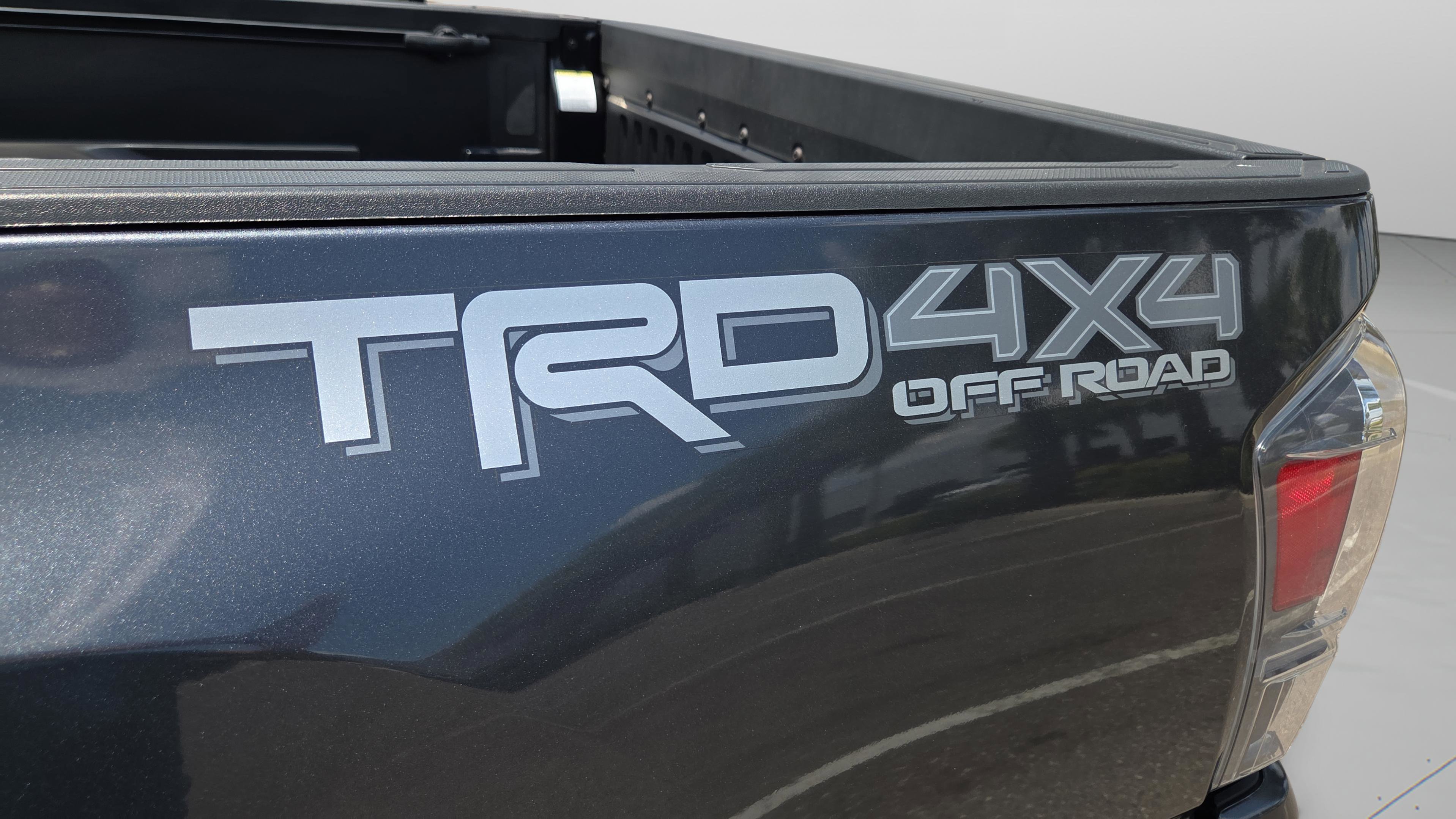 Certified 2023 Toyota Tacoma TRD Off-Road w/ Technology Package AWD/4WD image 30