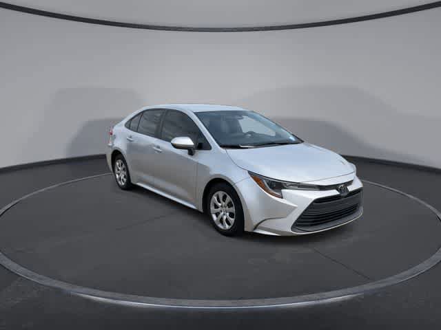 Used 2023 Toyota Corolla LE FWD image 2