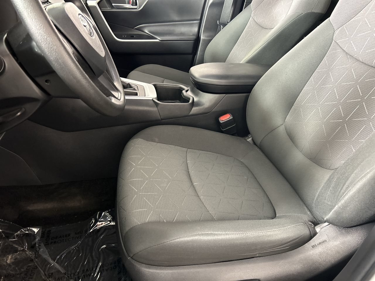 Used 2022 Toyota RAV4 XLE w/ Convenience Package FWD image 21