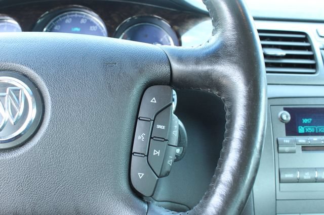 Used 2007 Buick Lucerne CXS w/ Driver Confidence Package FWD image 23