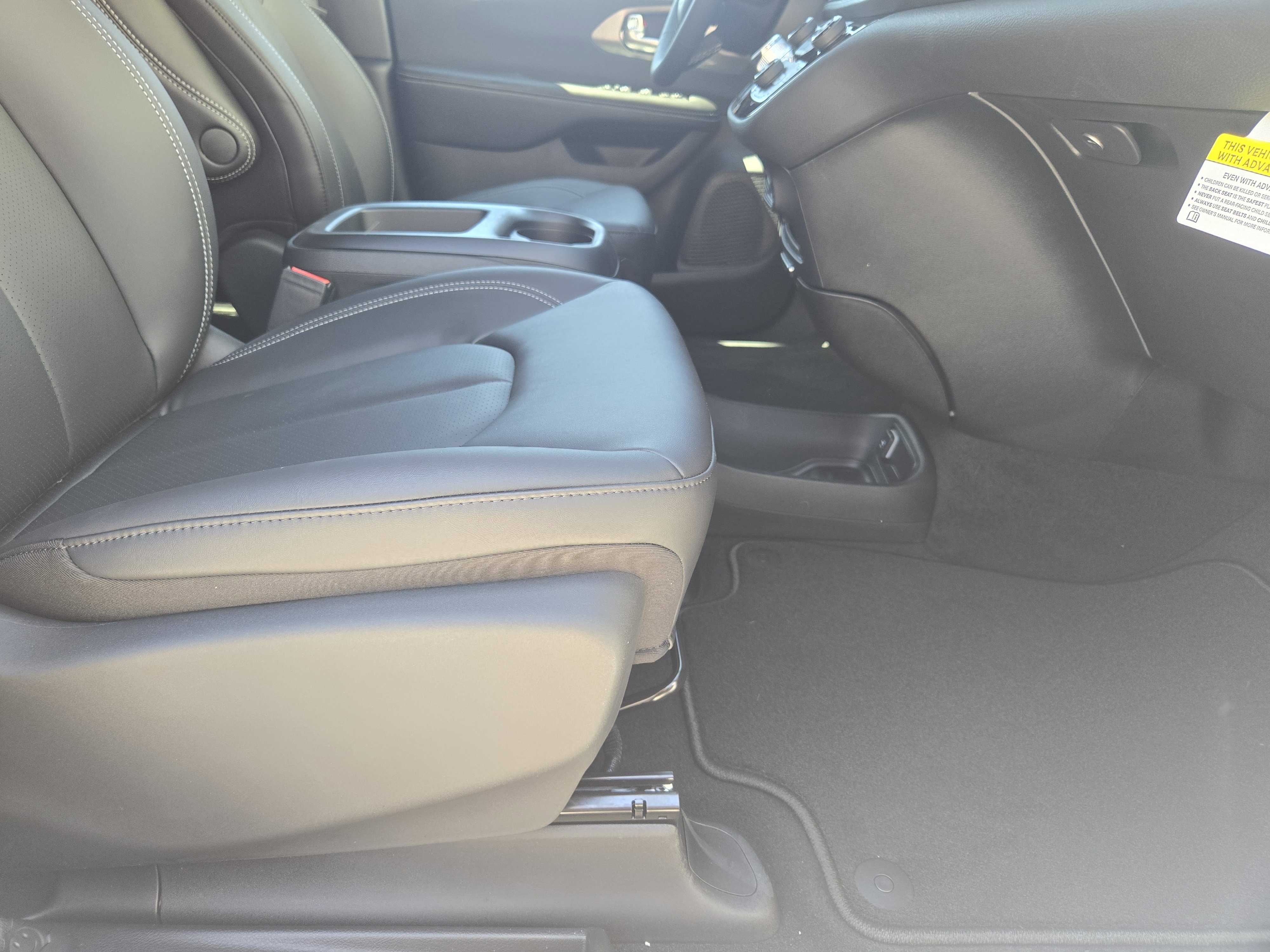New 2026 Chrysler Pacifica Select image 11