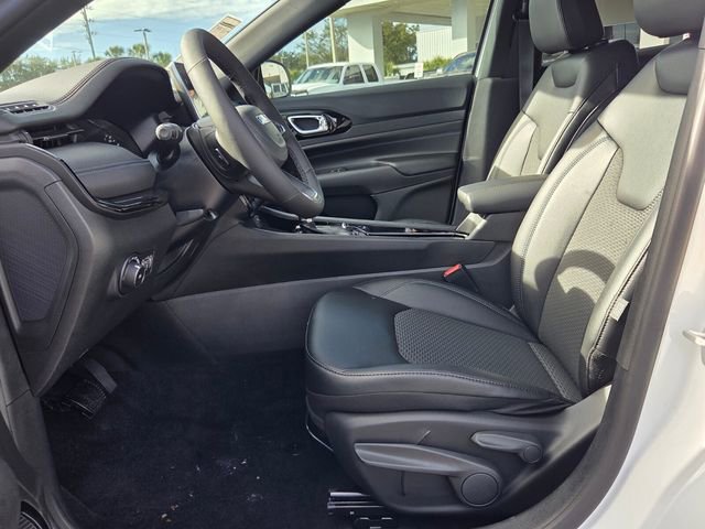 Used 2026 Jeep Compass Latitude image 10