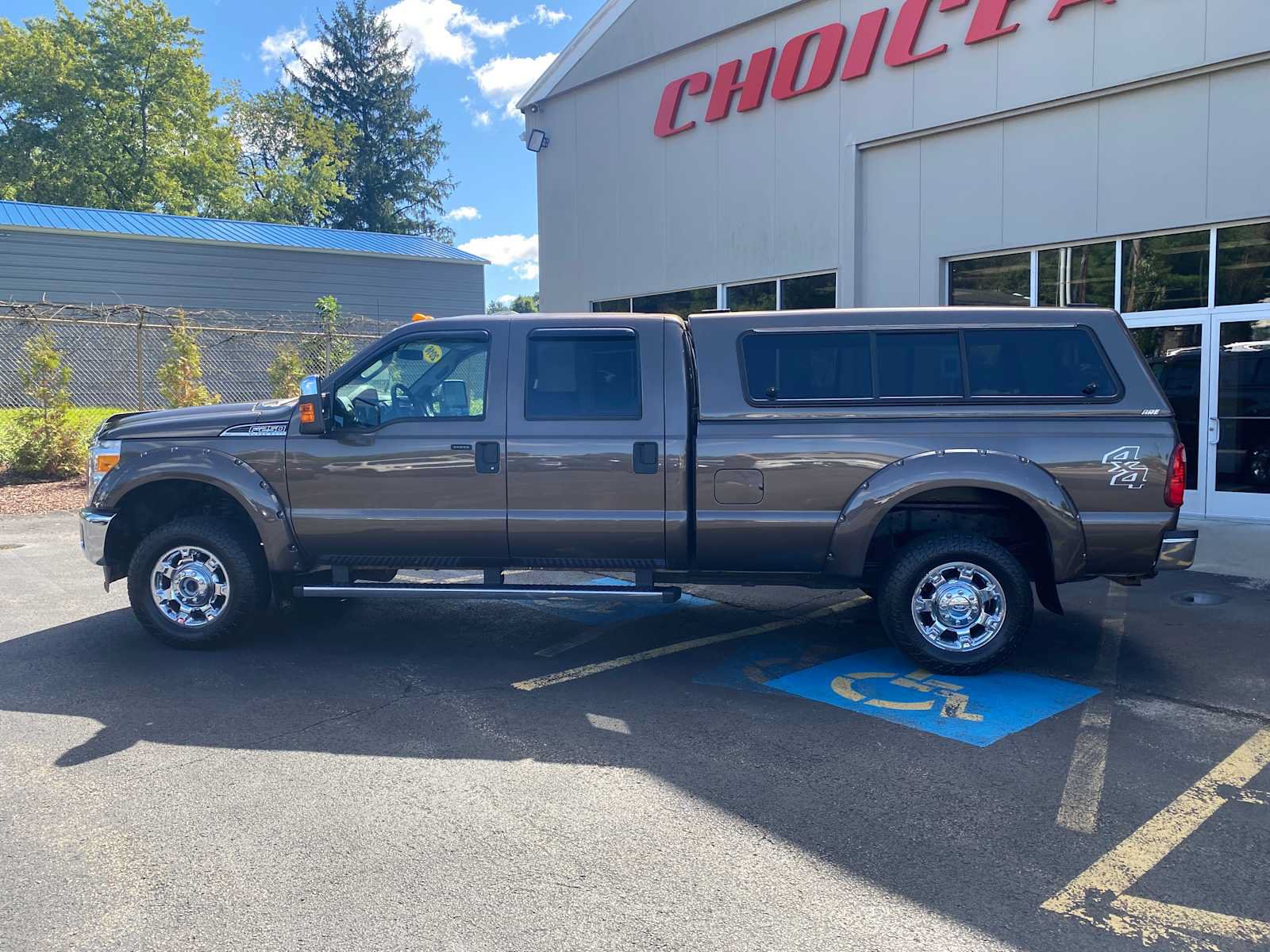 Used 2016 Ford F250 XLT w/ XLT Premium Package AWD/4WD image 12