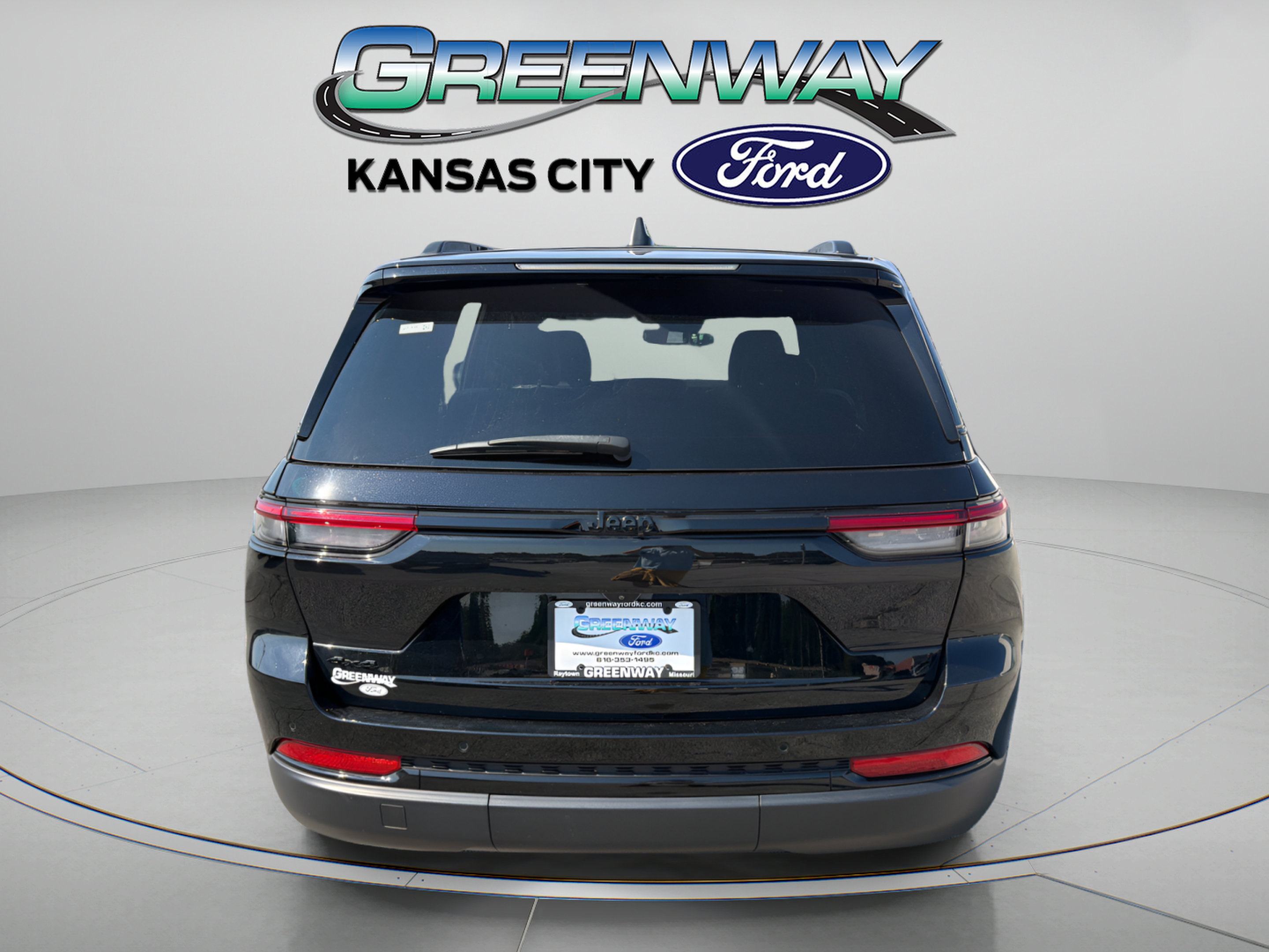 Used 2023 Jeep Grand Cherokee Altitude AWD/4WD image 7