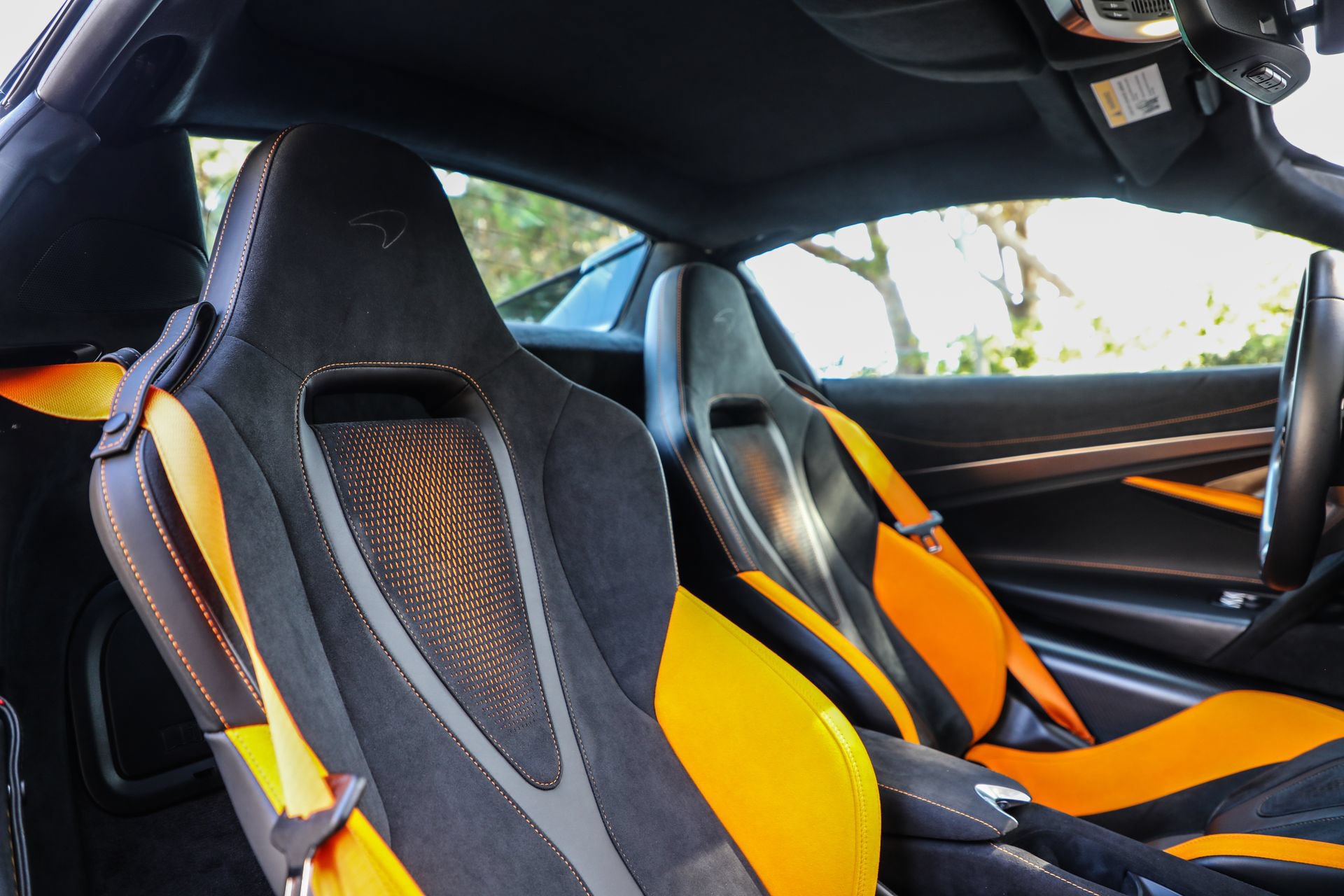 Used 2024 McLaren 750S Spider RWD image 16