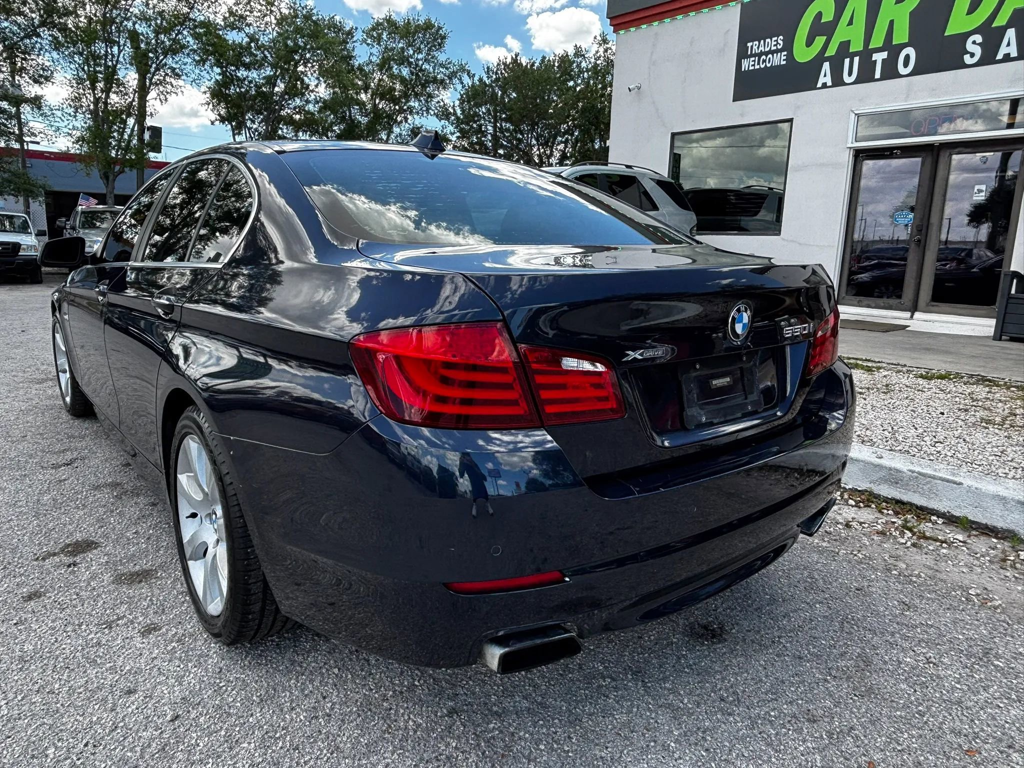 Used 2013 BMW 550i xDrive Sedan AWD/4WD image 13