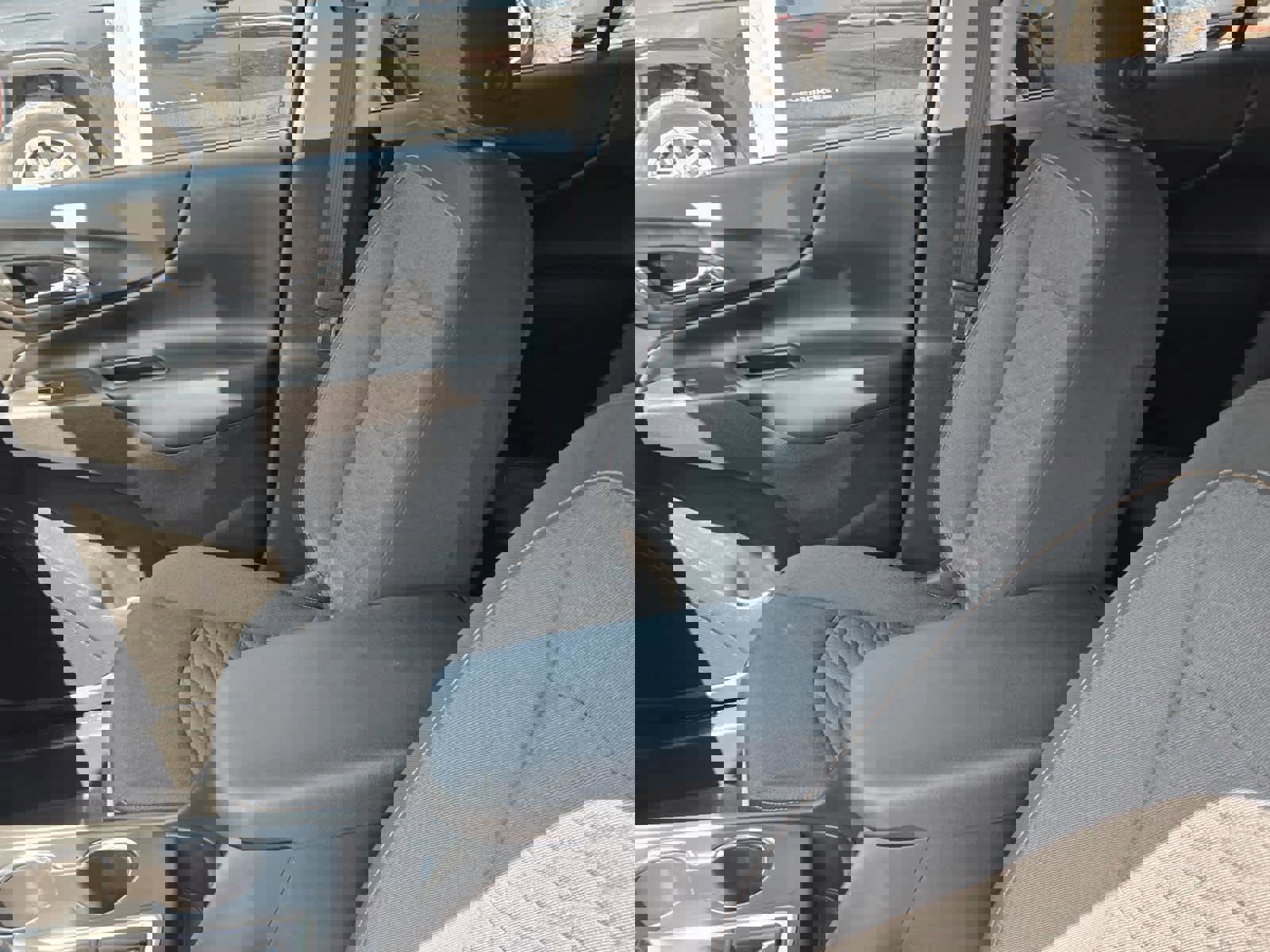 Used 2021 Chevrolet Equinox LT image 38