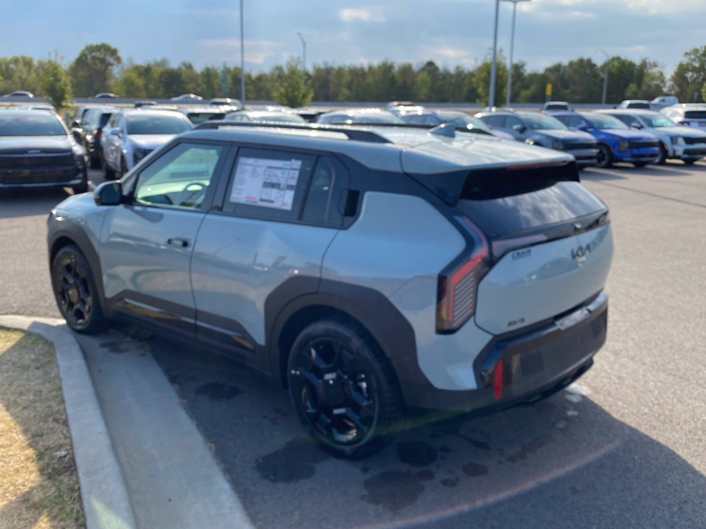 New 2027 Kia EV3 Land FWD image 5