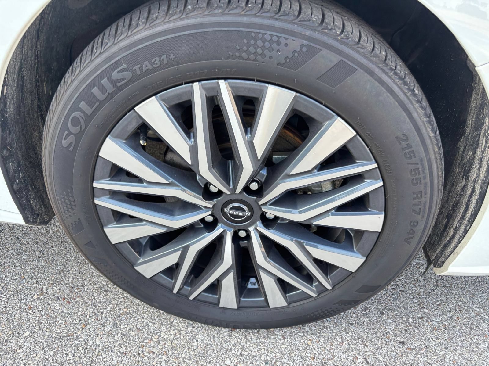 Used 2025 Nissan Altima 2.5 SV FWD image 30