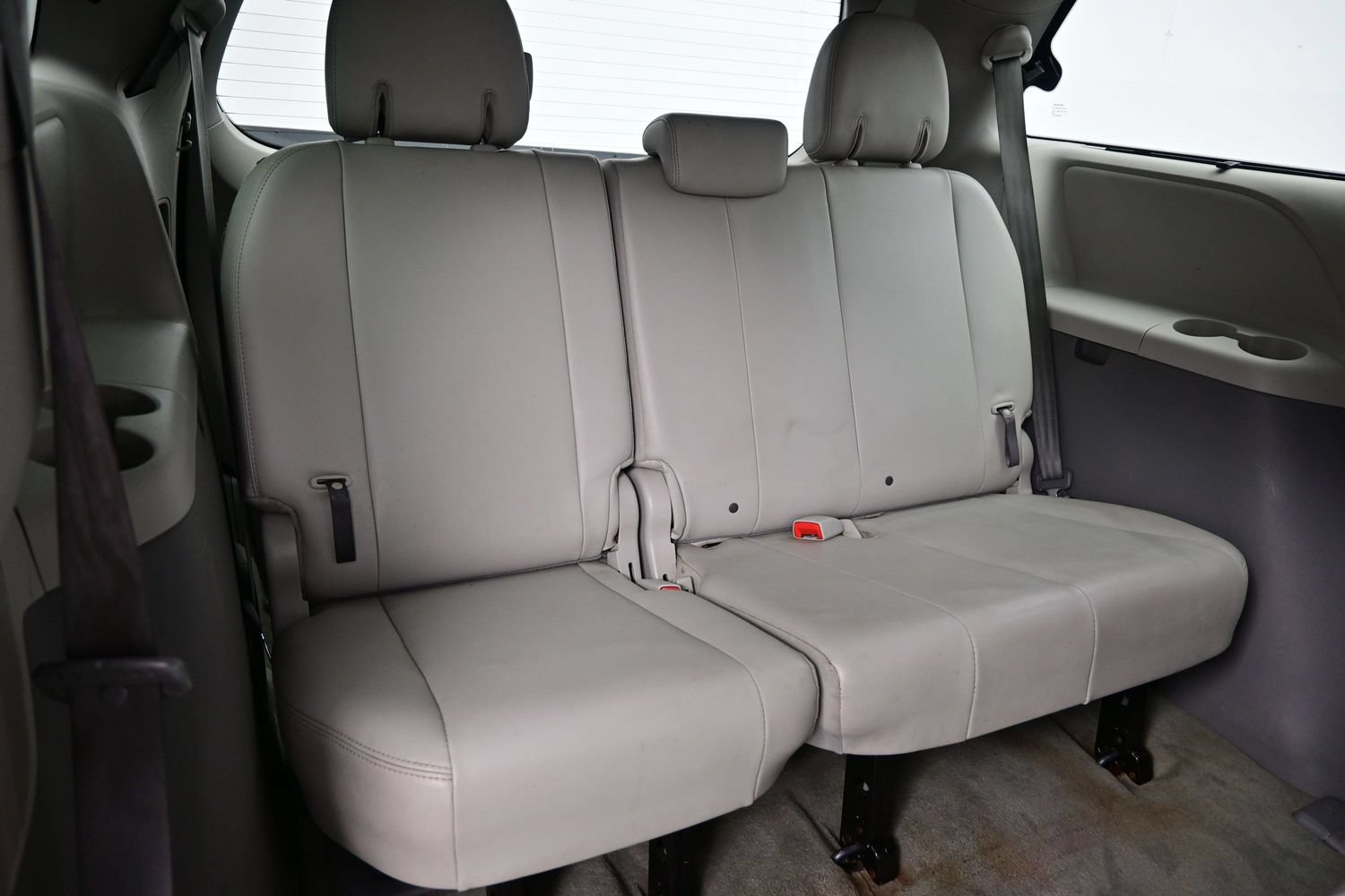 Used 2014 Toyota Sienna XLE FWD image 15