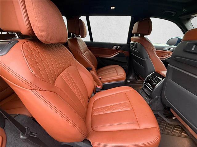 Used 2022 BMW X7 M50i w/ Dynamic Handling Package AWD/4WD image 23