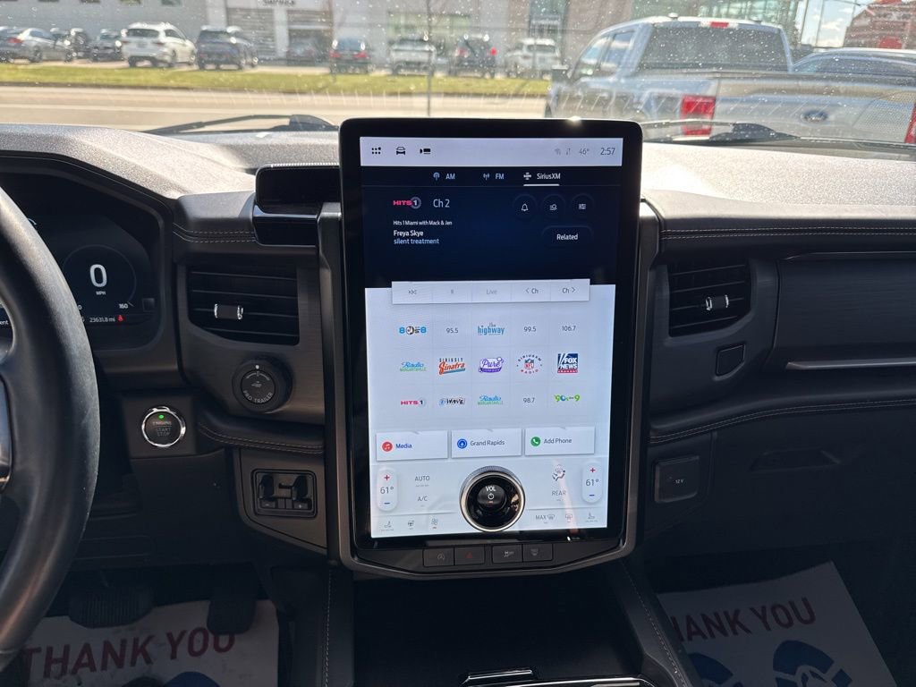 Used 2023 Ford Expedition Platinum image 11