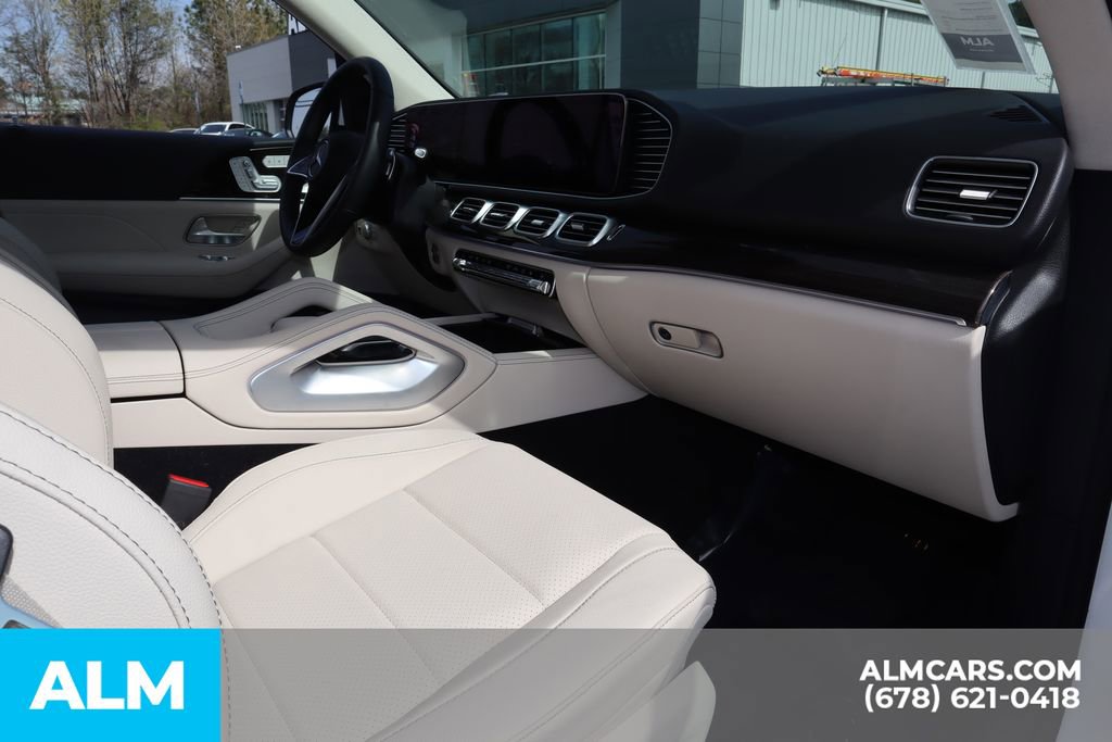 Used 2024 Mercedes-Benz GLE 450e 4MATIC w/ Winter Package image 31