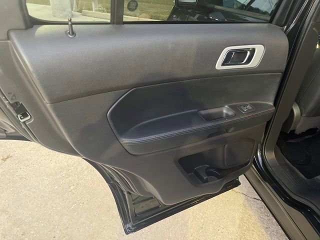 Used 2015 Ford Explorer Limited image 28