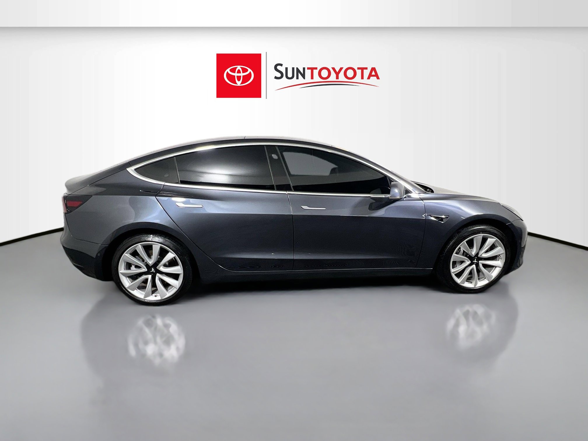 Used 2018 Tesla Model 3 Long Range image 2