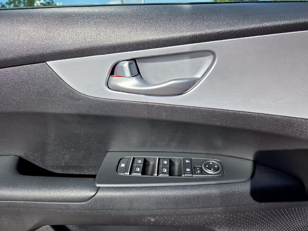Used 2023 Kia Forte LXS FWD image 21