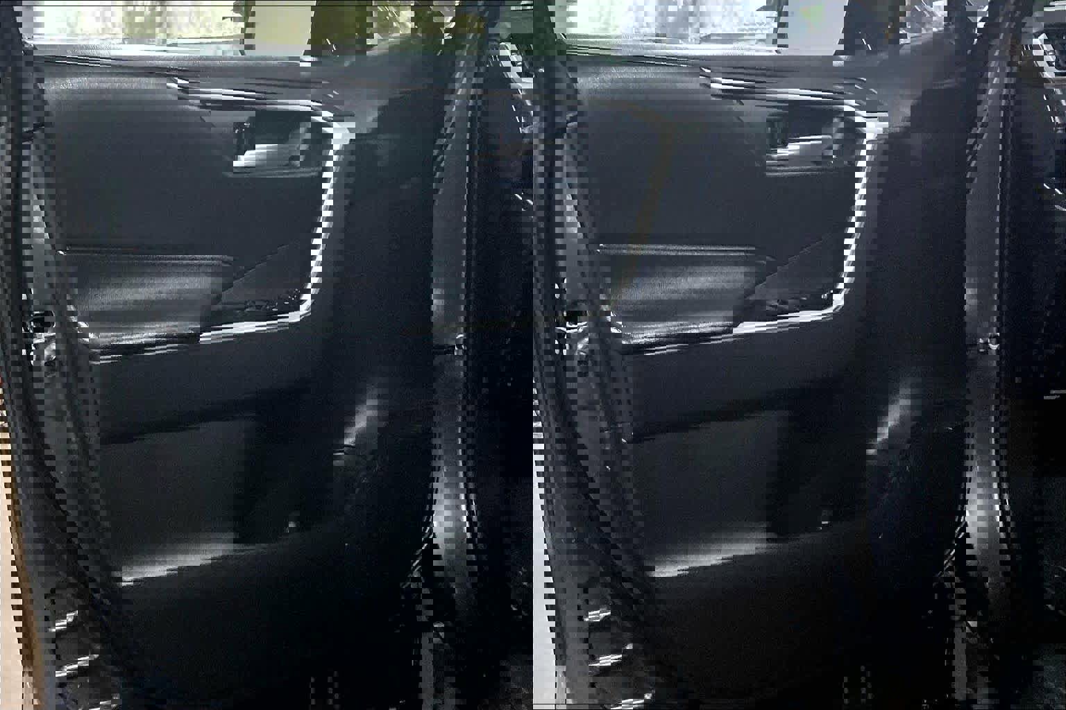 Used 2025 Toyota RAV4 XLE AWD/4WD image 22