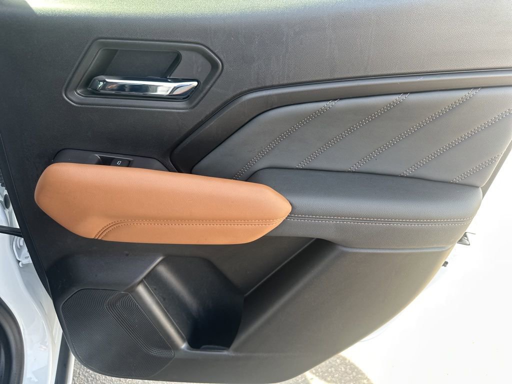 Used 2023 GMC Canyon AT4 w/ Technology Package image 24