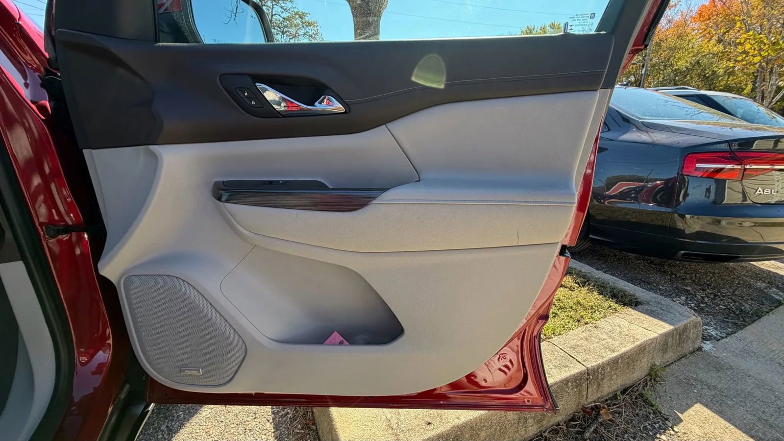 Used 2019 GMC Acadia SLT image 24