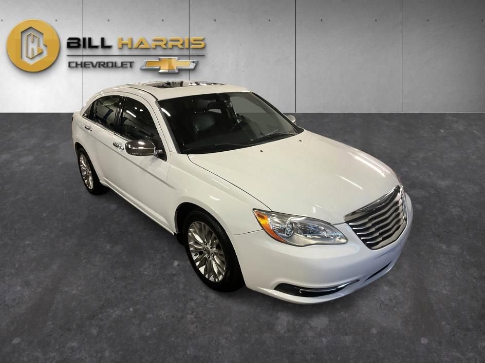Used 2011 Chrysler 200 Limited FWD image 9