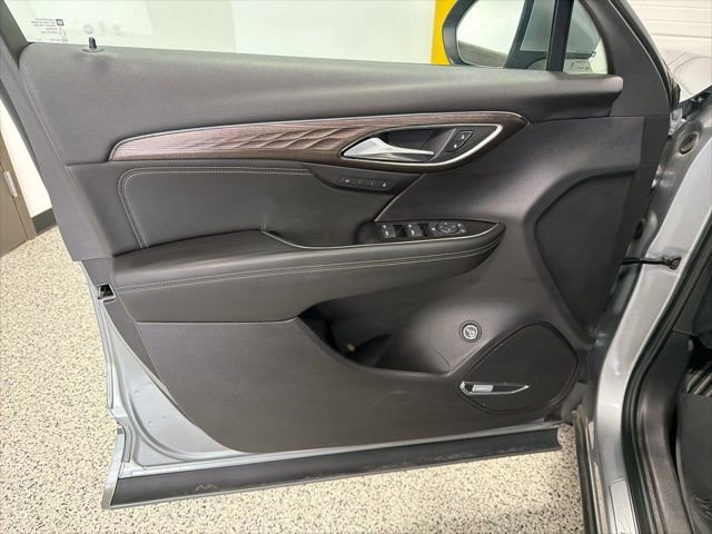 Used 2023 Buick Envision Avenir image 9