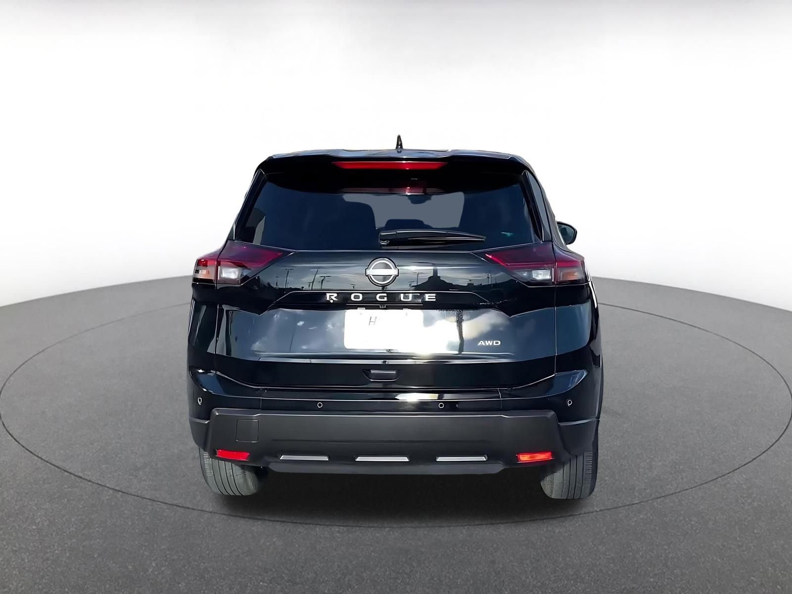 Used 2025 Nissan Rogue SV image 12