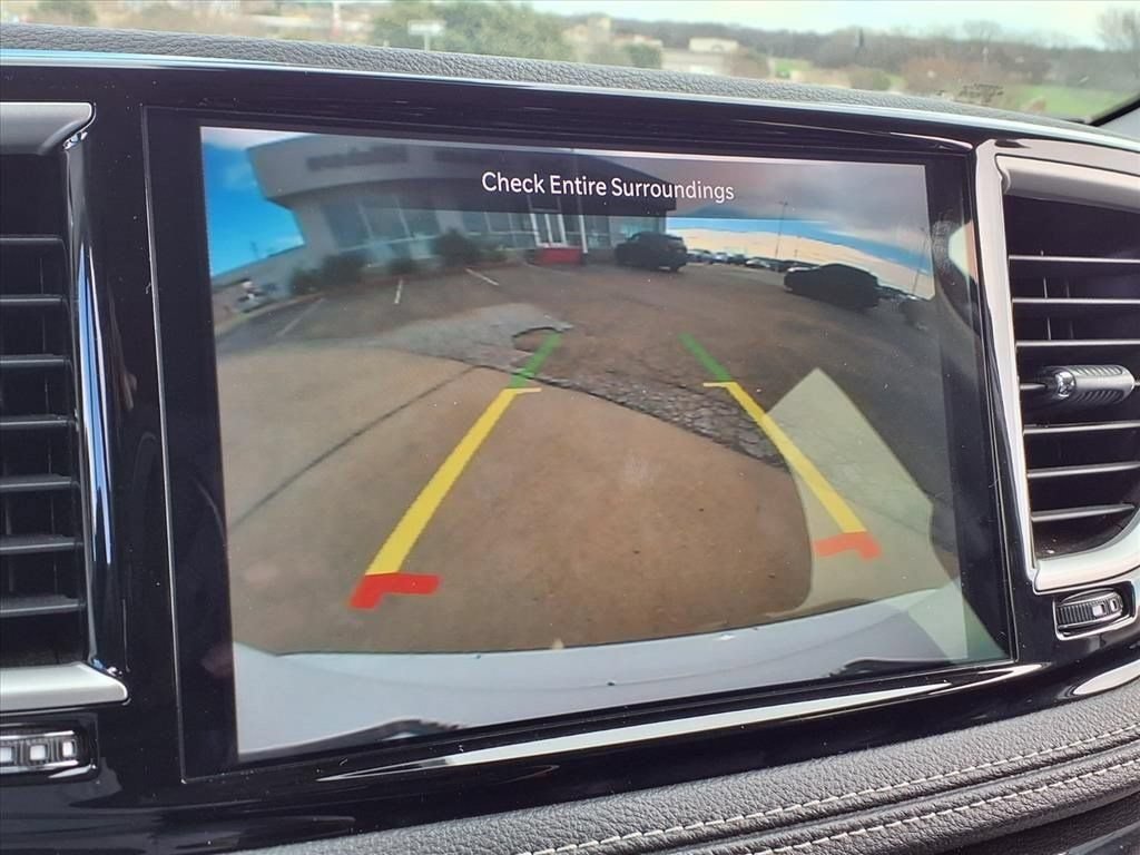 Used 2023 Chrysler Pacifica Touring-L FWD image 22