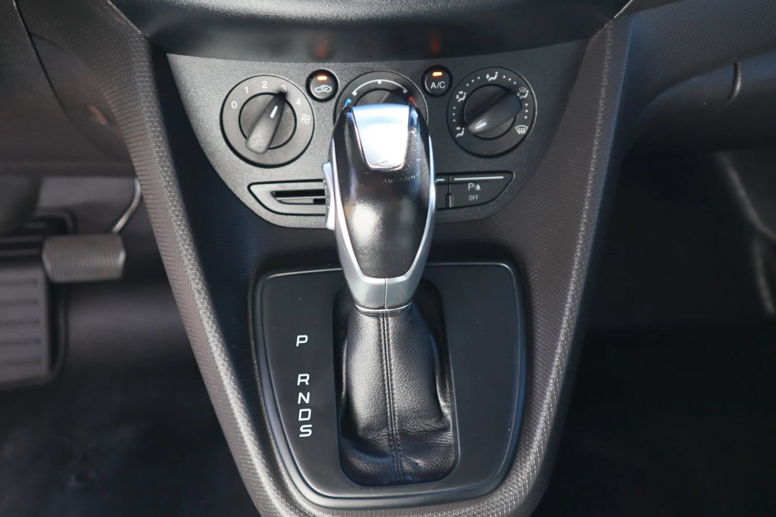 Used 2018 Ford Transit Connect XL FWD image 17