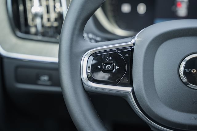 New 2027 Volvo XC60 B5 Plus AWD/4WD image 30