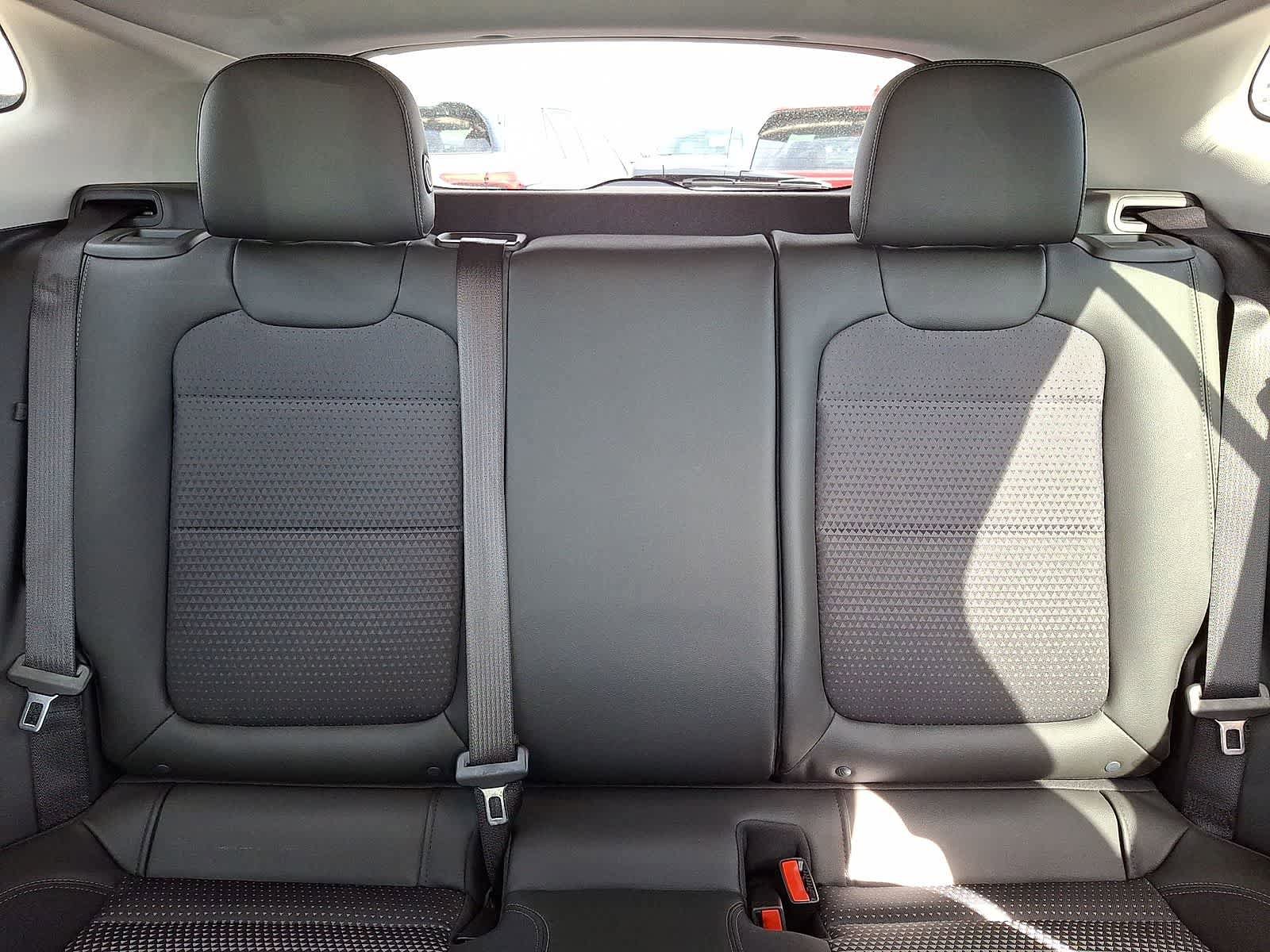 Used 2024 Chevrolet Trax LT w/ Driver Confidence Package FWD image 14