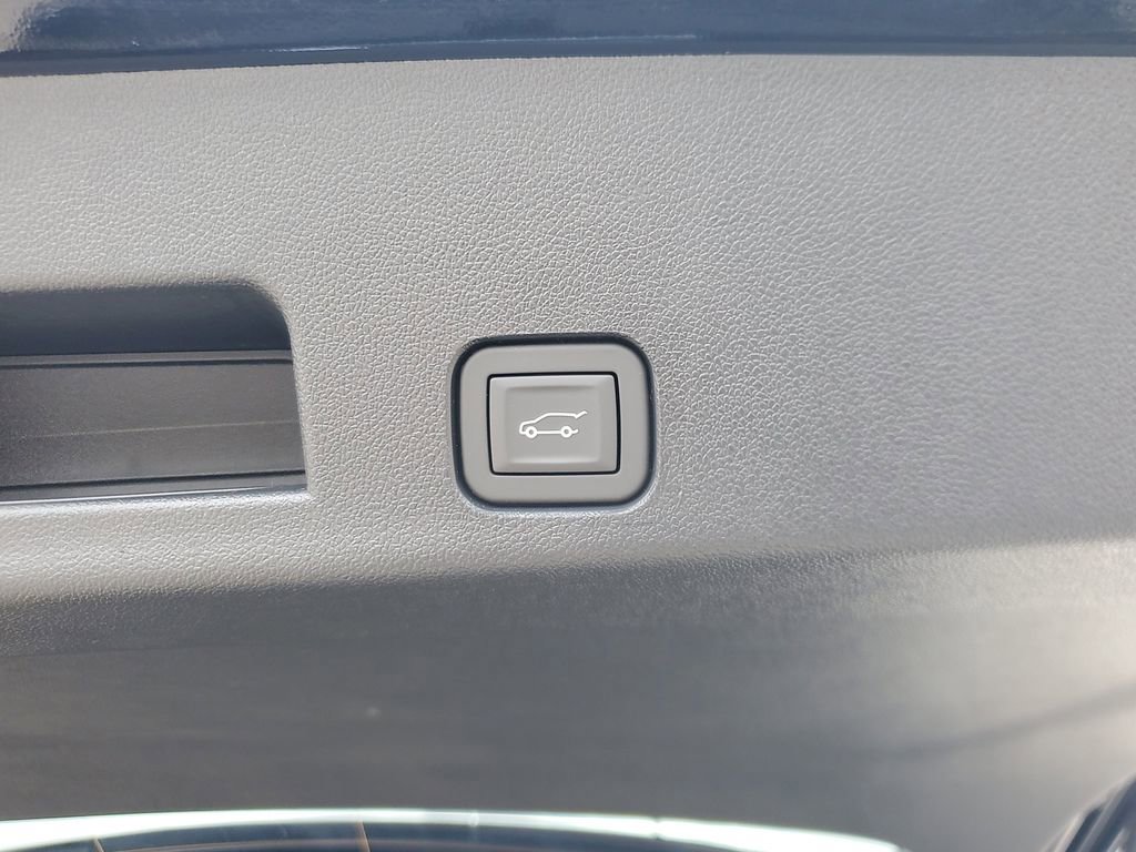 New 2026 Chevrolet Traverse RS w/ LPO, Floor Liner Package image 9